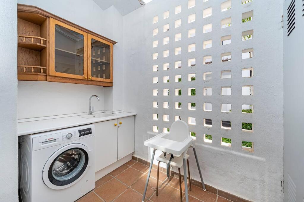 Townhouse W/ Swimming Pool And Underground Parking Сasa de vacaciones Marbella