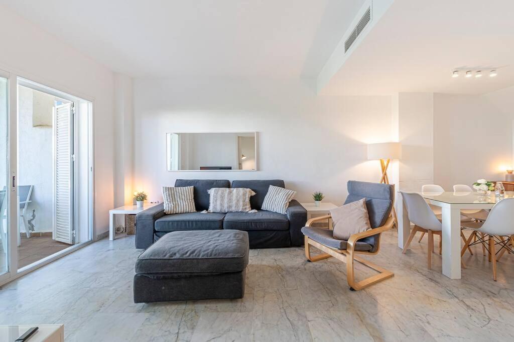 Сasa de vacaciones Townhouse W/ Swimming Pool And Underground Parking