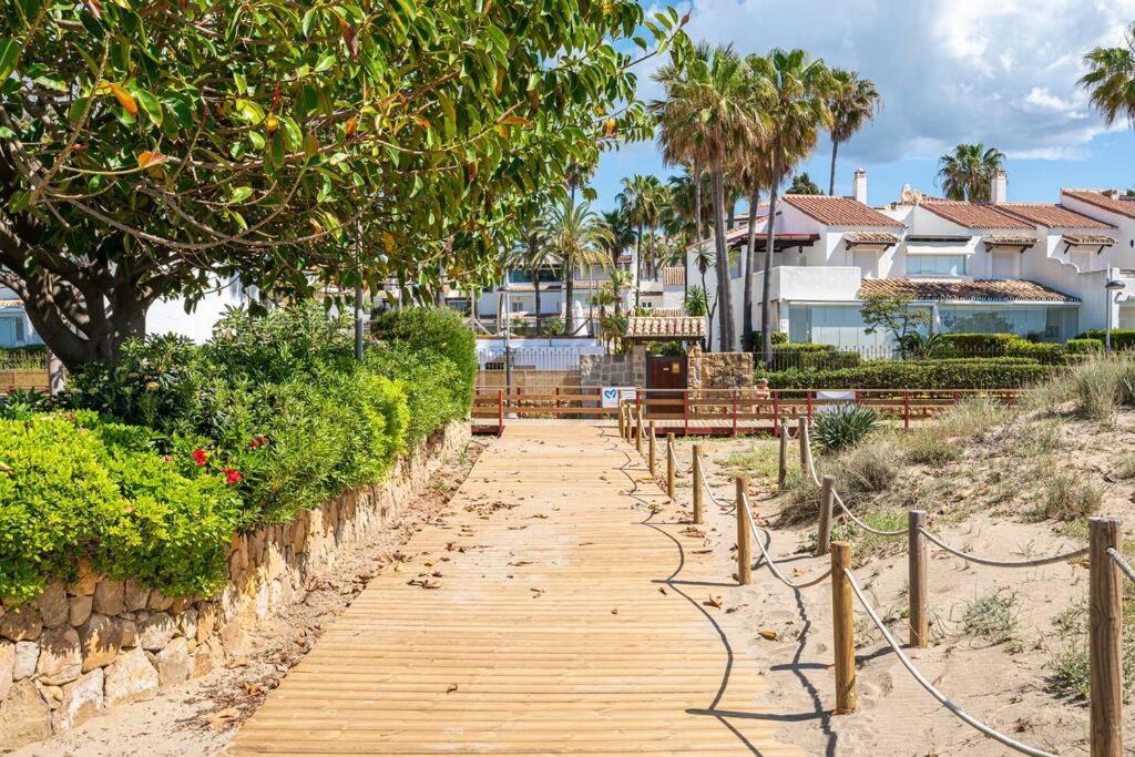 Townhouse W/ Swimming Pool And Underground Parking Сasa de vacaciones *