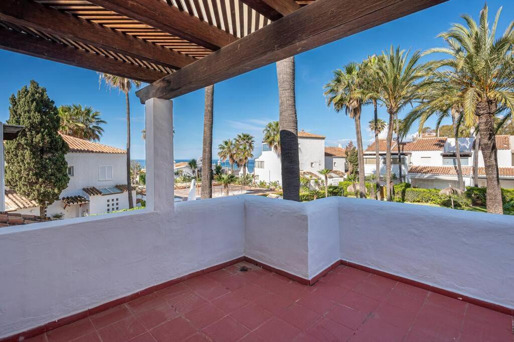 Сasa de vacaciones Townhouse W/ Swimming Pool And Underground Parking